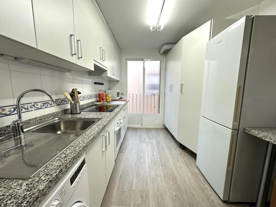 Piso En Linares Zona Centro Con Parking Gratis Appartement Buitenkant foto