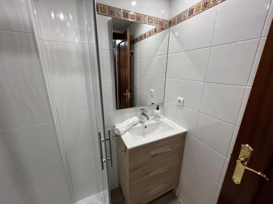 Piso En Linares Zona Centro Con Parking Gratis Appartement Buitenkant foto
