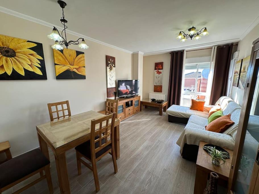Piso En Linares Zona Centro Con Parking Gratis Appartement Buitenkant foto
