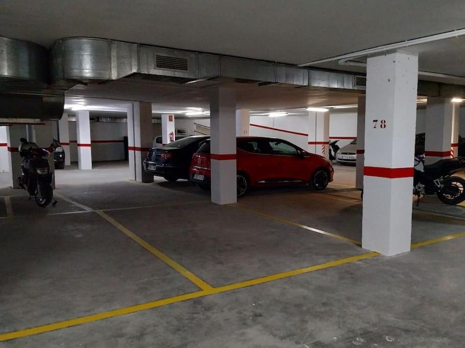 Piso En Linares Zona Centro Con Parking Gratis Appartement Buitenkant foto