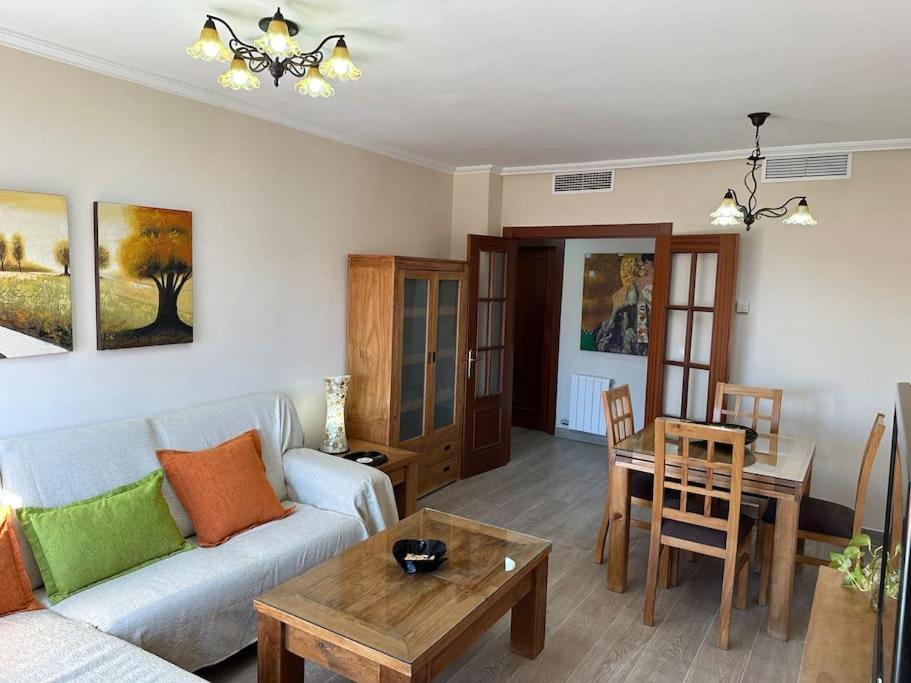 Piso En Linares Zona Centro Con Parking Gratis Appartement Buitenkant foto